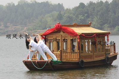 旅游景區(qū)載客船采購指南 觀光客船、公園游船與畫舫船價(jià)格與廠家解析